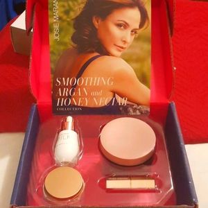 Smoothing Argan and Honey Nectar collection